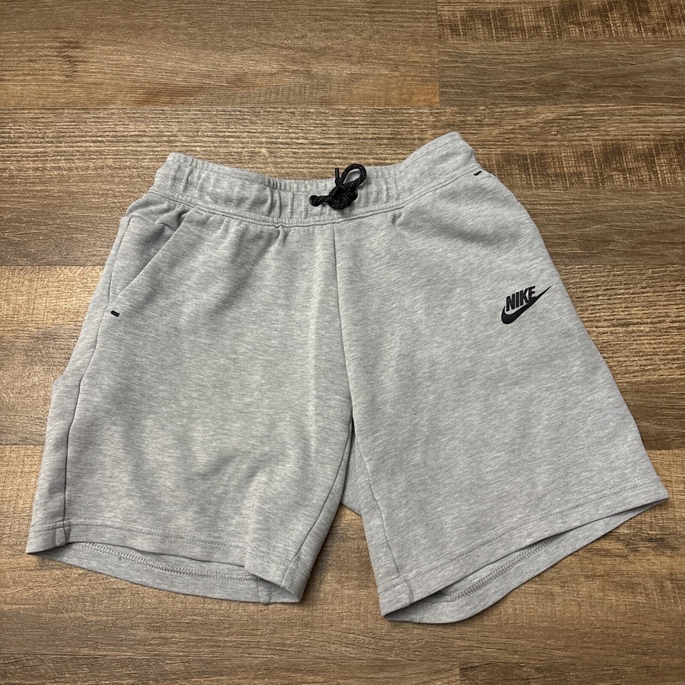 Nike Shorts Youth Large Gray Tech Fleece Athletic Basketball Baseball DA0826-063